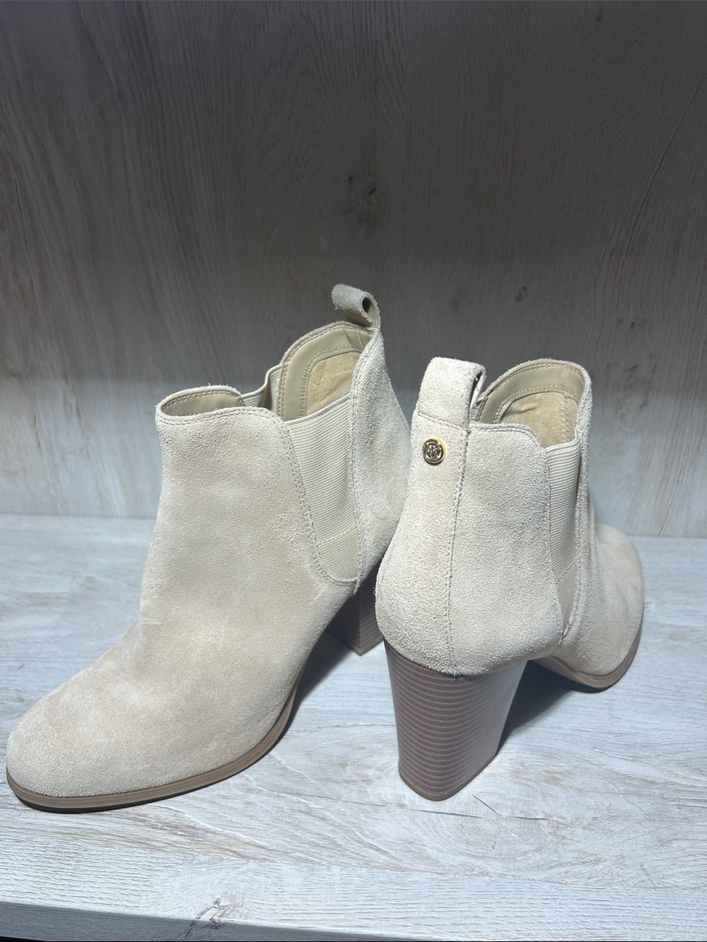 ✨ MICHAEL Michael Kors Light Beige Suede Ankle Booties ✨ 8.5